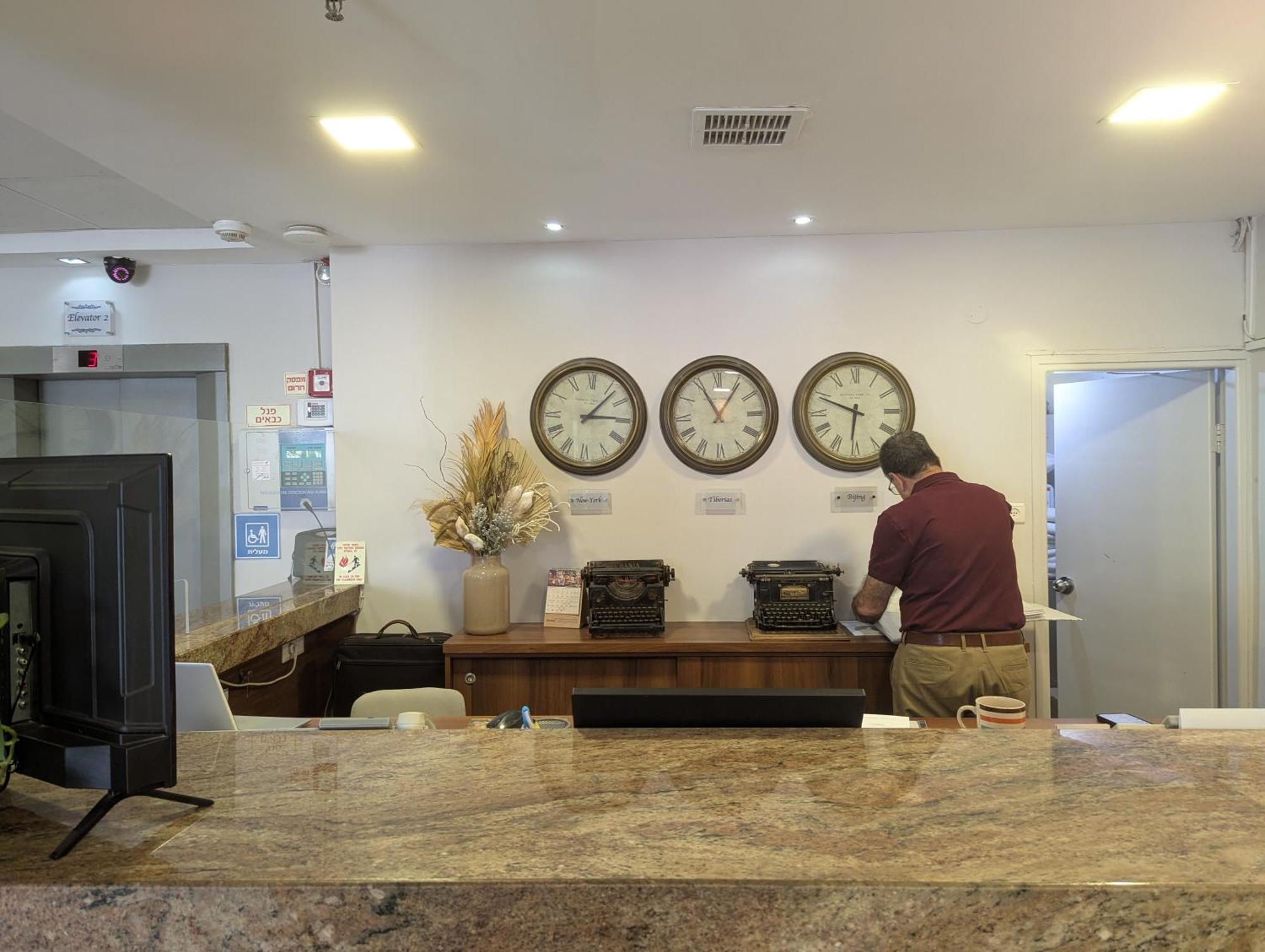 Astoria Galilee Hotel Тверия Экстерьер фото